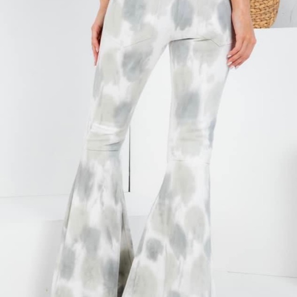 Flare sage tie dye jeans - Picture 2 of 5